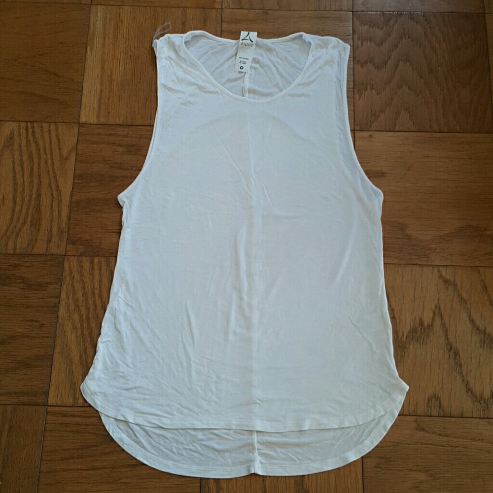 Bundle Fabletics & Aspire Tank Tops Size M - image 3